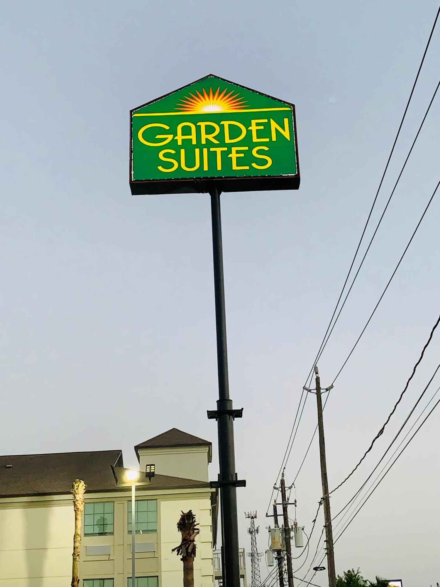 Americas Value * La Porte