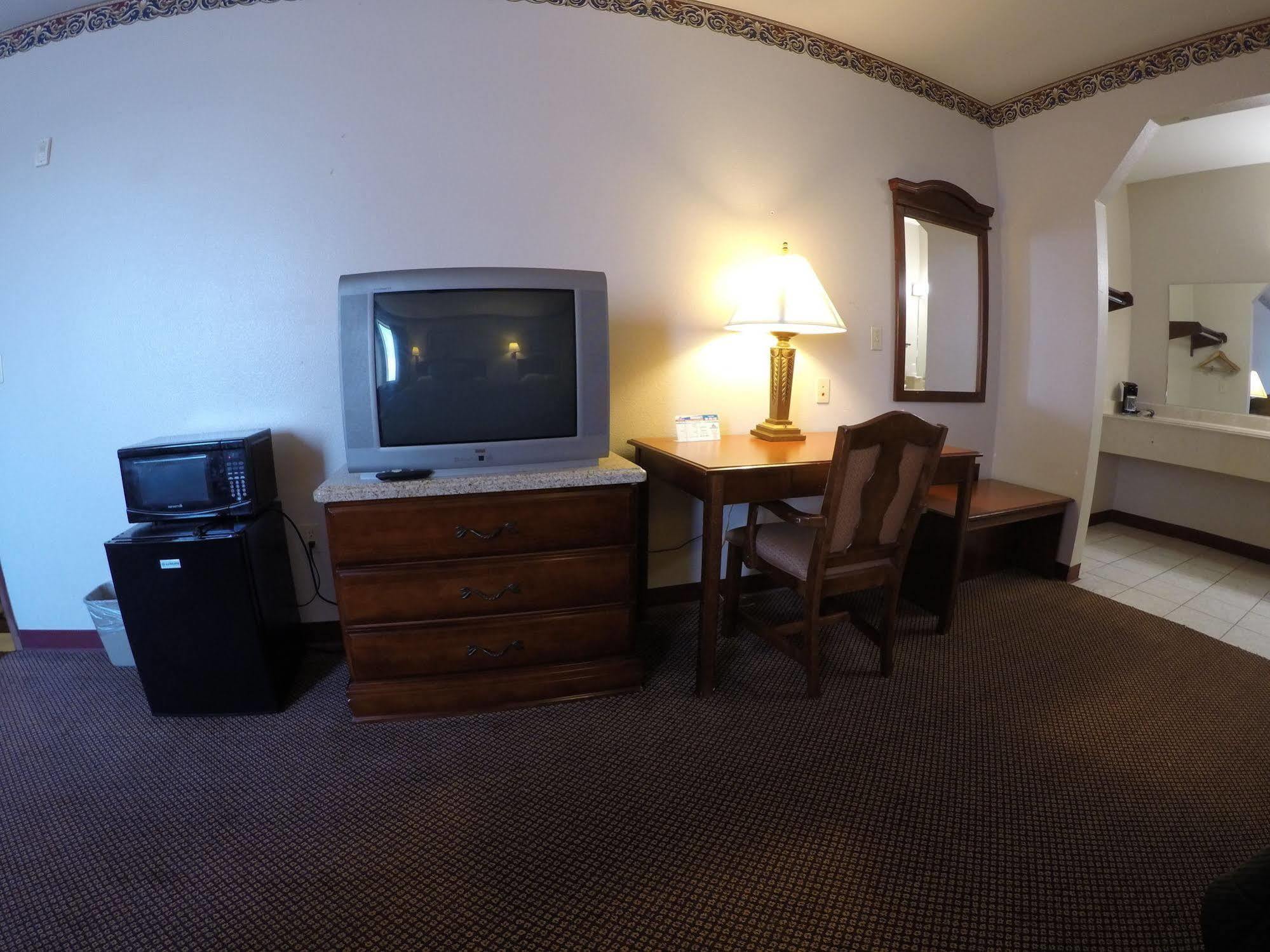 Americas Value Motel *